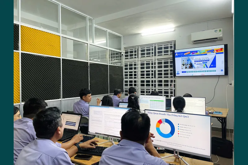 Hình ảnh lớp kế toán thực tế: Ghi sổ và đối chiếu