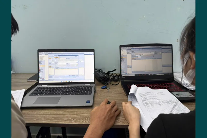 Hình ảnh lớp kế toán thực tế: Excel & phần mềm
