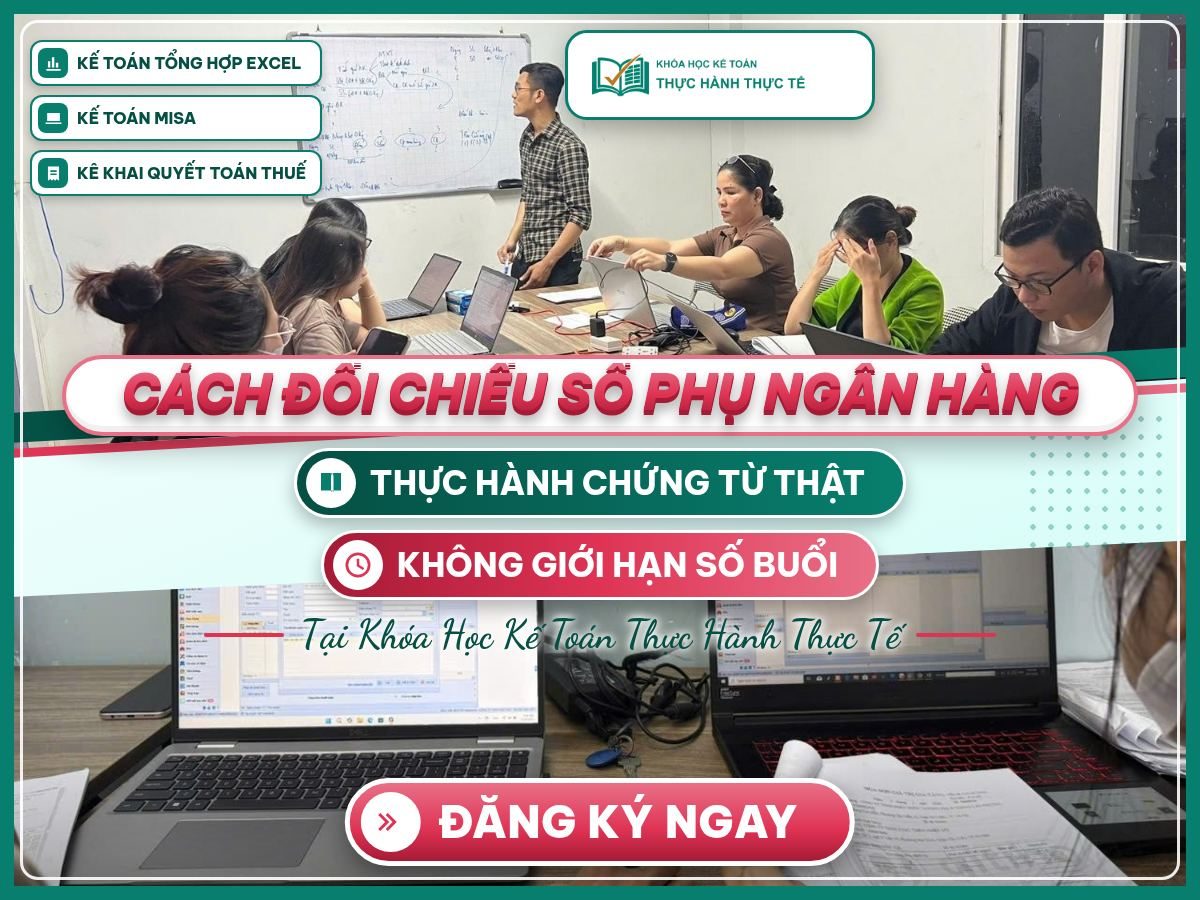 Poster Cách đối chiếu sổ phụ ngân hàng, lớp học thật có giảng viên hướng dẫn, laptop và chứng từ kế toán.